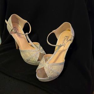 Prom heels size 7